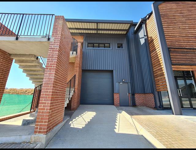 416M² WAREHOUSE TO LET IN RIVERSANDS